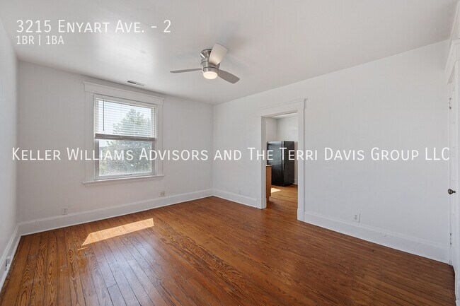 Building Photo - 3215 Enyart Ave