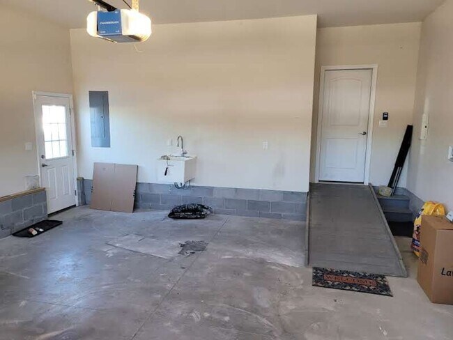 Building Photo - 509 Ackerman Ln