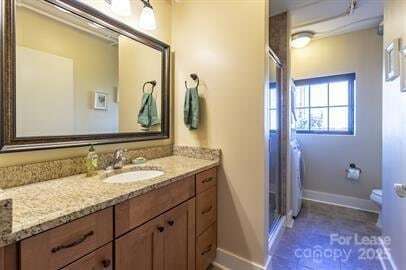 Building Photo - 715 N Graham St