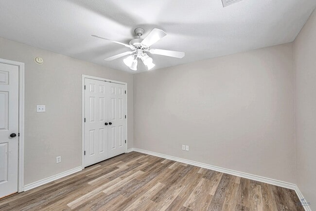Building Photo - 5409 San Saba Ct
