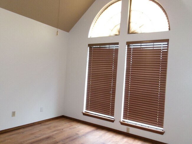 Building Photo - Pets Negotiable with Owner Approval!