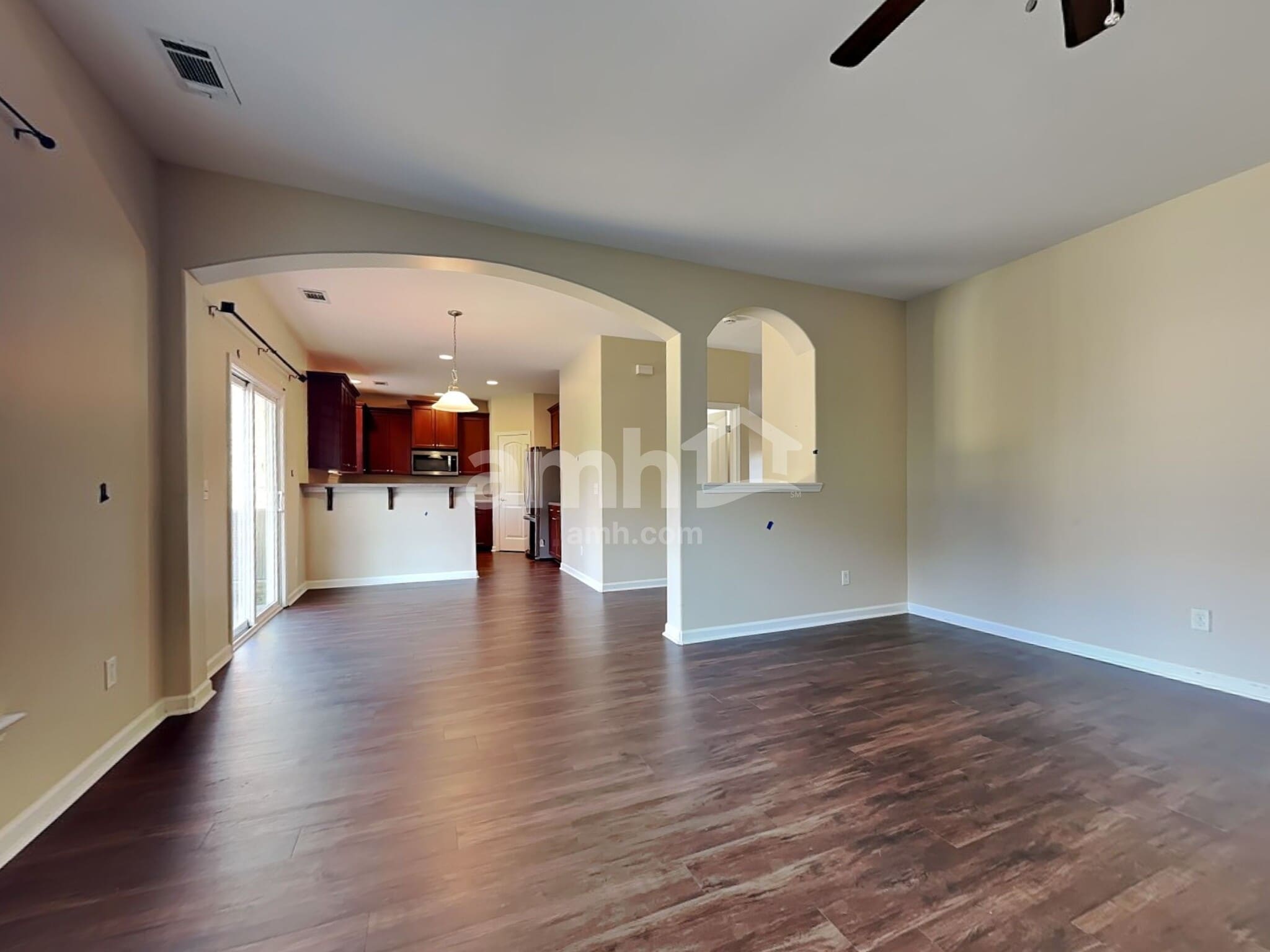 Building Photo - 170 Lake Pointe Dr