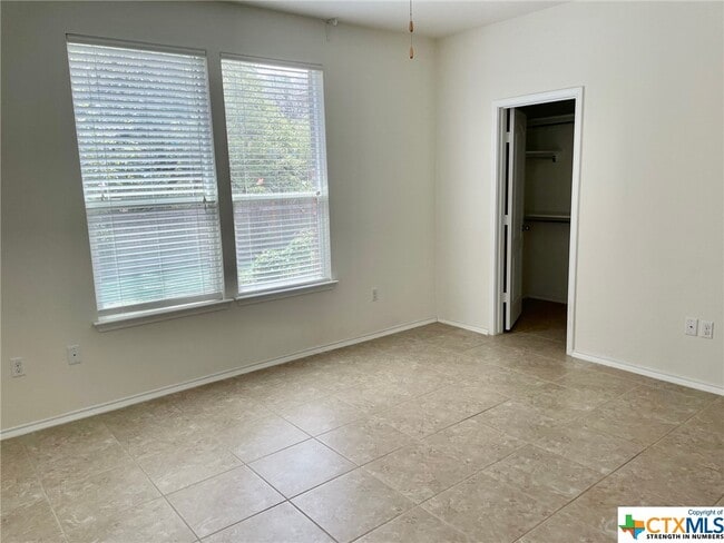 Building Photo - 413 Hunters Hill Dr