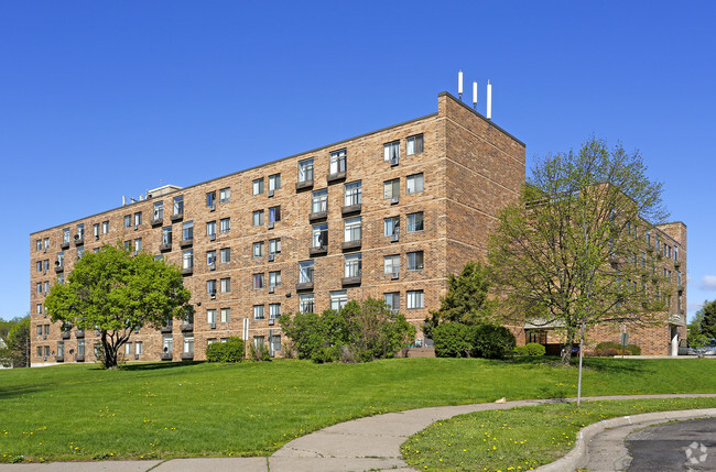 Primary Photo - Lewis Park Apartments