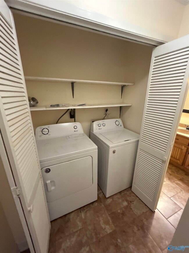 Building Photo - 6620 Willow Pointe Dr NW