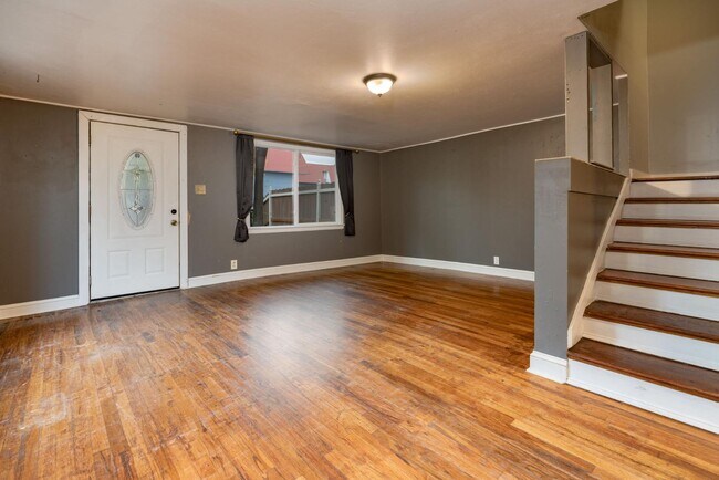 Building Photo - 861 Grand Ave