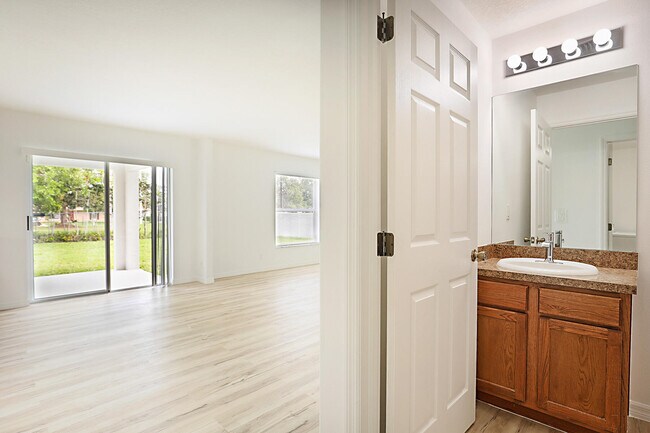 Building Photo - 617 SE Karrigan Terrace