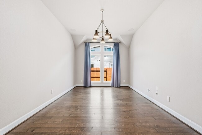Building Photo - 2106 Stargrass Dr