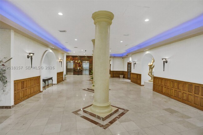 Building Photo - 3725 S Ocean Dr