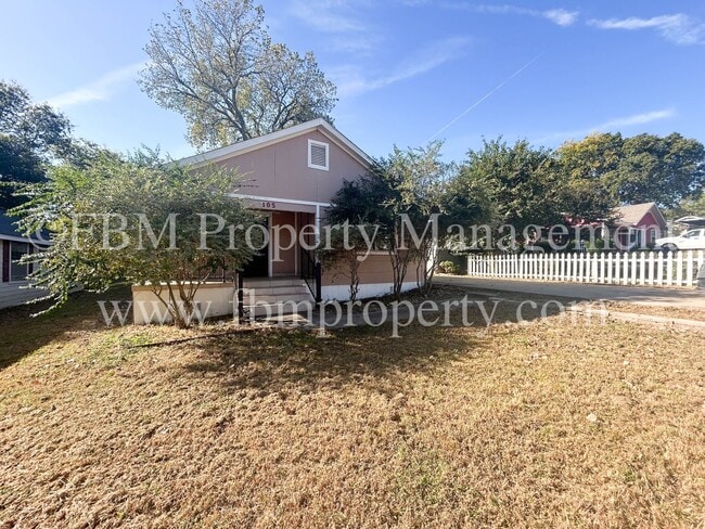 Building Photo - 105 Sunset Cir