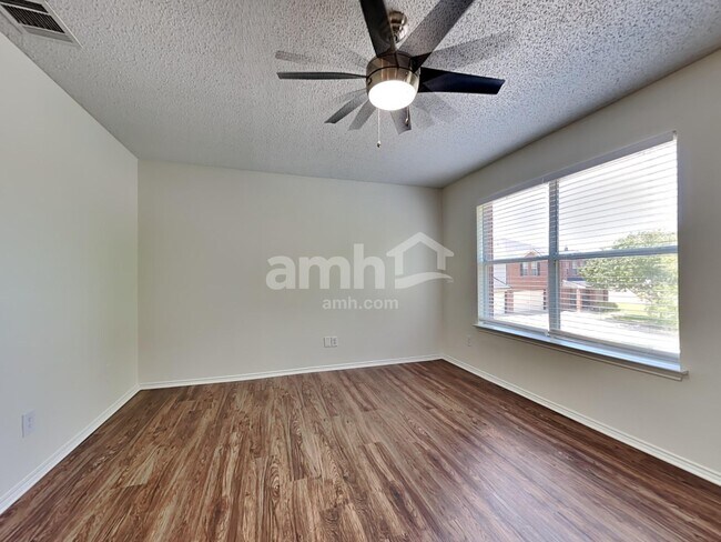 Building Photo - 10408 Wood Leaf Ct