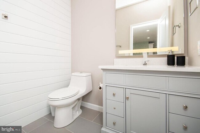 Building Photo - 8830 Badger Dr
