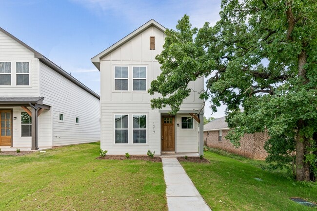 Primary Photo - 1217 Chestnut Ct