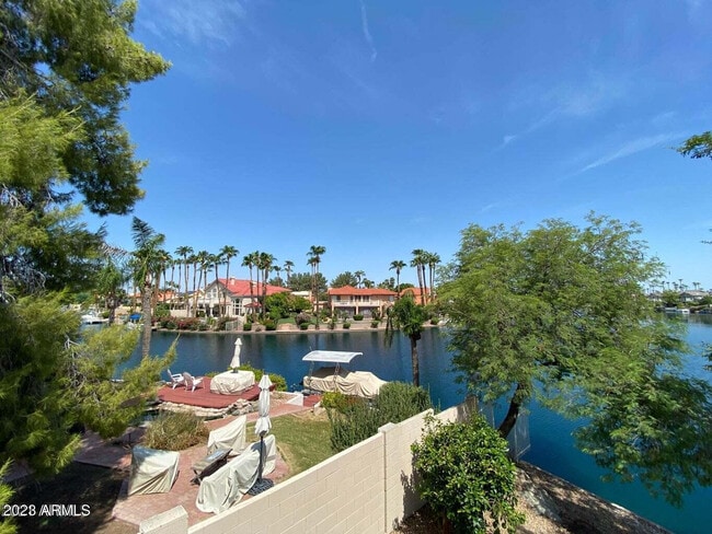 Building Photo - 1406 W Lake Mirage Ct