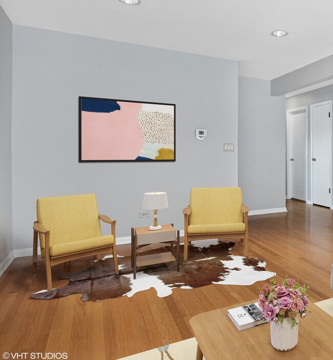 Building Photo - 4912 W Berteau Ave