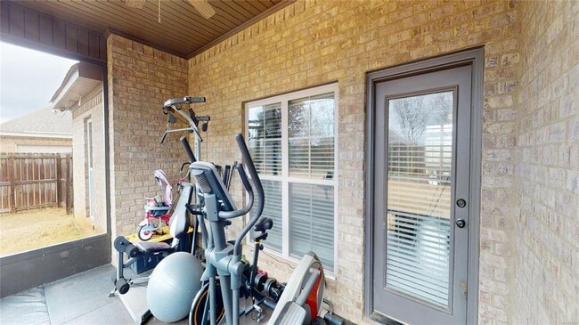 Building Photo - 150 Village Ct