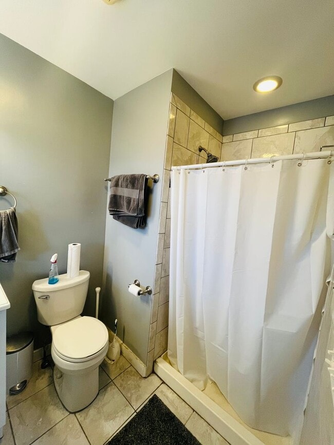 Building Photo - 366 Hamilton St