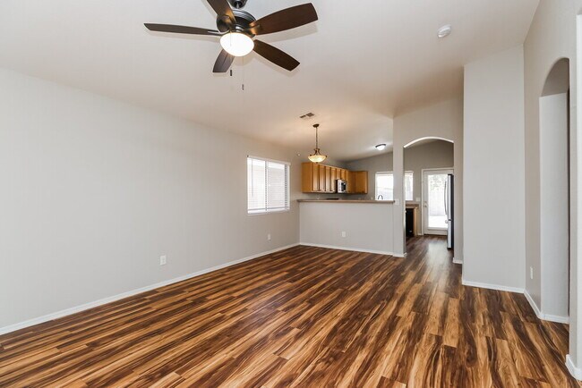 Building Photo - 4883 E Meadow Lark Way