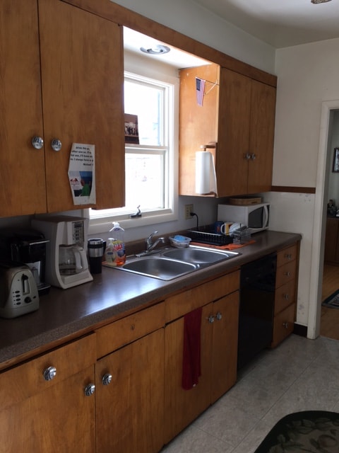 Building Photo - 425 Summit St