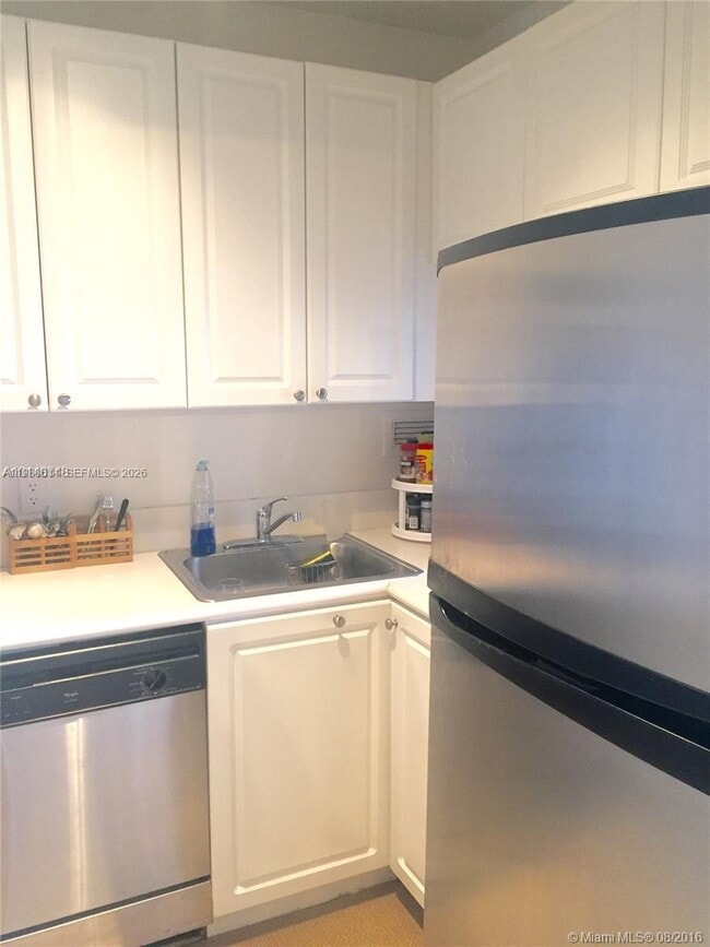 Building Photo - 1455 N Treasure Dr