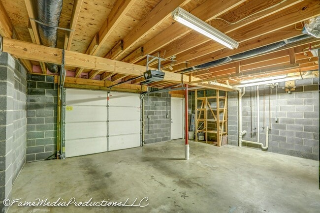 Building Photo - 2 Bdrm / 2 Bath, Condo - North Johnson City