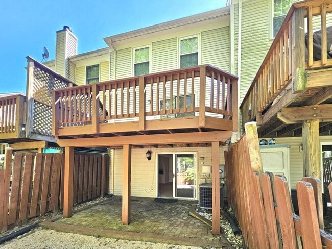 Building Photo - 7664 Northern Oaks Ct