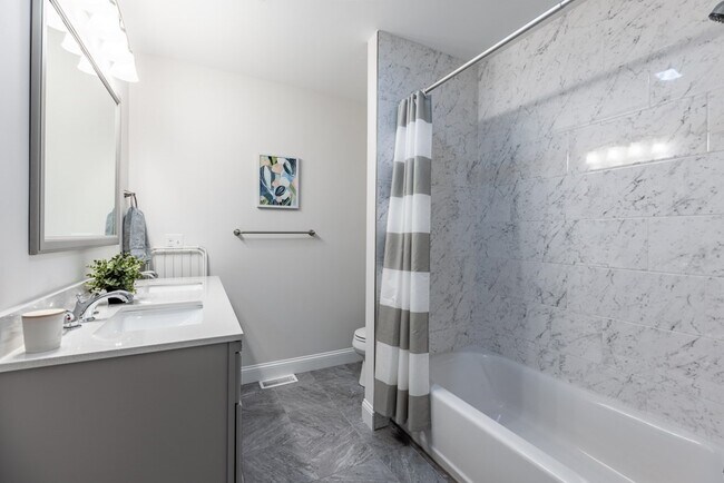 Building Photo - 10 Allen Ct