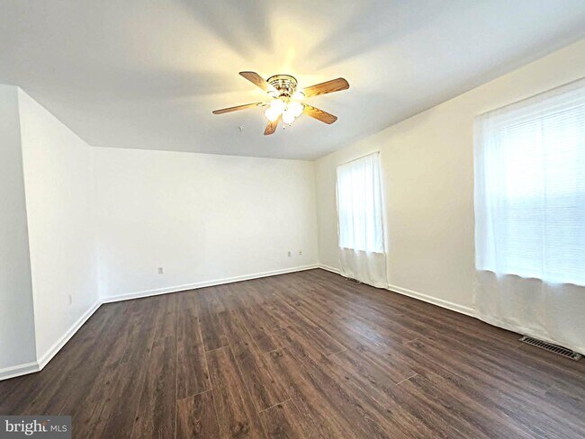 Building Photo - 1011 Granite Ct