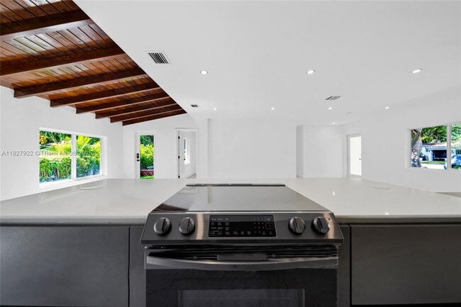 Building Photo - 400 Sansovino Ave