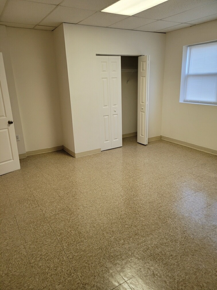 Bedroom - 130 KURTZ AVE