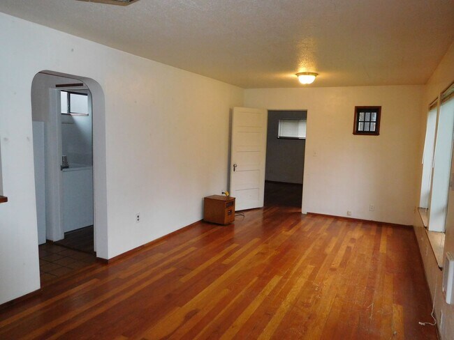 Building Photo - 1025Irving - FH