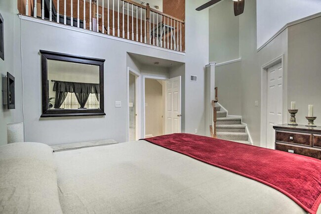 Building Photo - 5077 Cameo Terrace