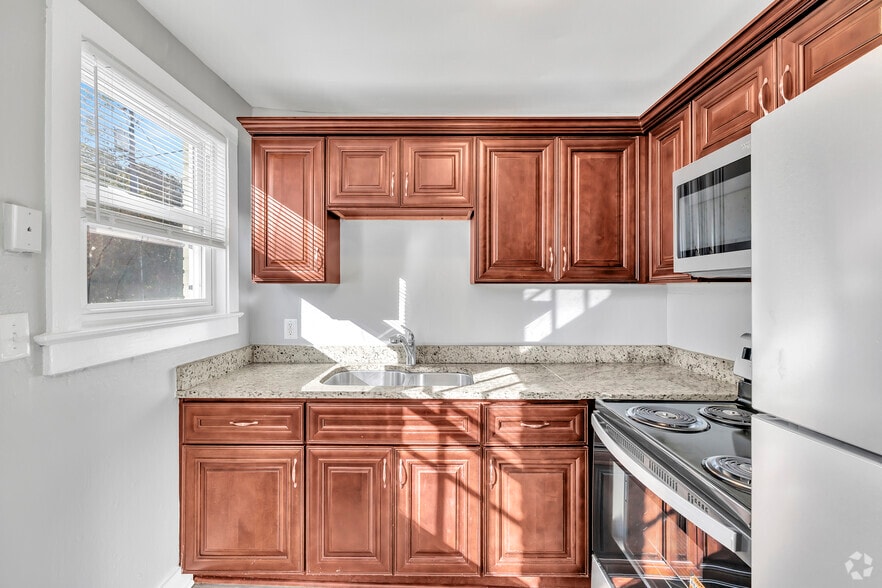 2BR, 1 BA - 830SF - 311A - Kitchen - Townhomes at West Little Creek