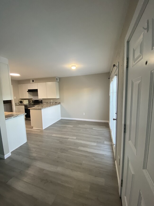 Building Photo - 992 Park Meadow Dr