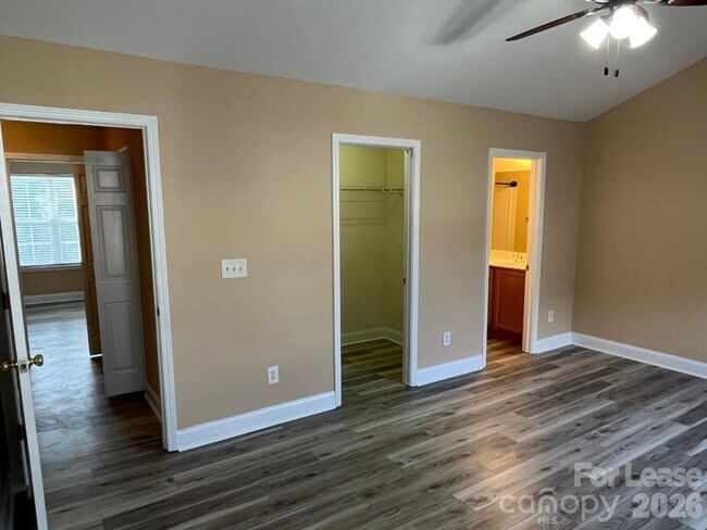 Building Photo - 11838 Shoemaker Ct