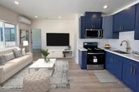 Building Photo - 2906 Carmona Ave