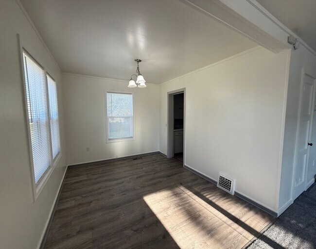 Building Photo - 1307 Perkins Ave