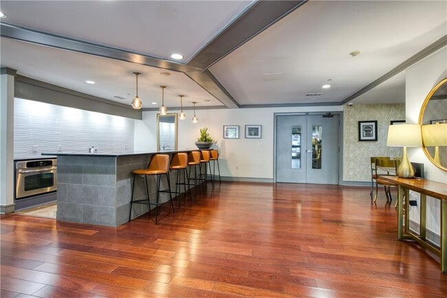 Building Photo - 1101 Juniper St NE