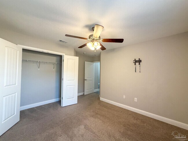 Building Photo - 4578 Red Oak Dr