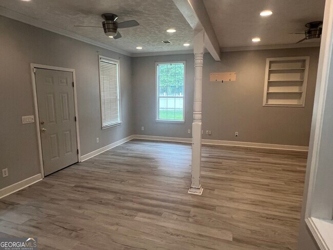 Building Photo - 129 Bedford Ct