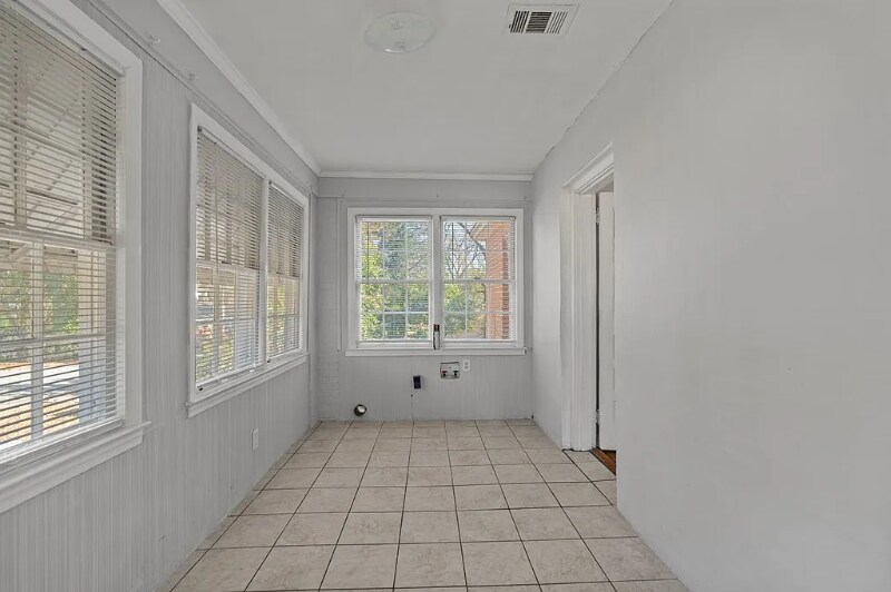 Building Photo - 3822 Howard Ave