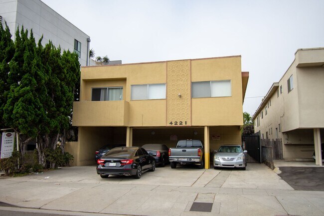 Building Photo - 4221 Mclaughlin Ave