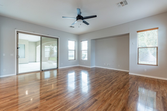 Building Photo - 13354 W San Miguel Ave