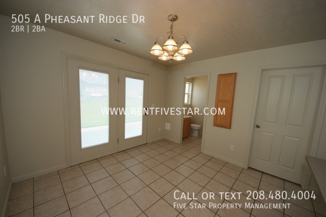 Building Photo - Pheasant Ridge Townhome Available in Chubb...