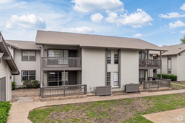 Building Photo - Woodlands of Plano