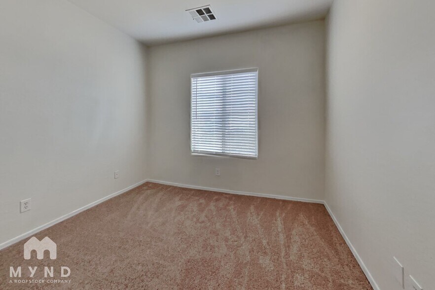 Building Photo - 9928 W Marguerite Ave