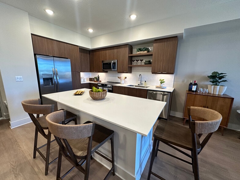 Building Photo - 3140 SW 69th Ave