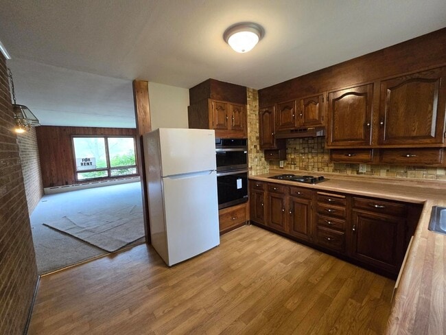 Building Photo - 721 N Carroll Ave