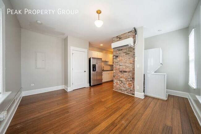 Building Photo - 531 E Whittier St