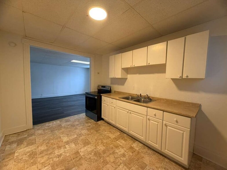 Building Photo - 1208 City St